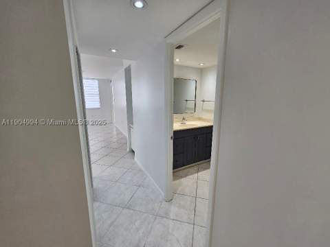 18041 Biscayne Blvd 204, Aventura FL - photo 20 of 52