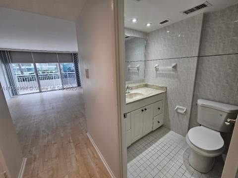 18041 Biscayne Blvd 204, Aventura FL - photo 23 of 52
