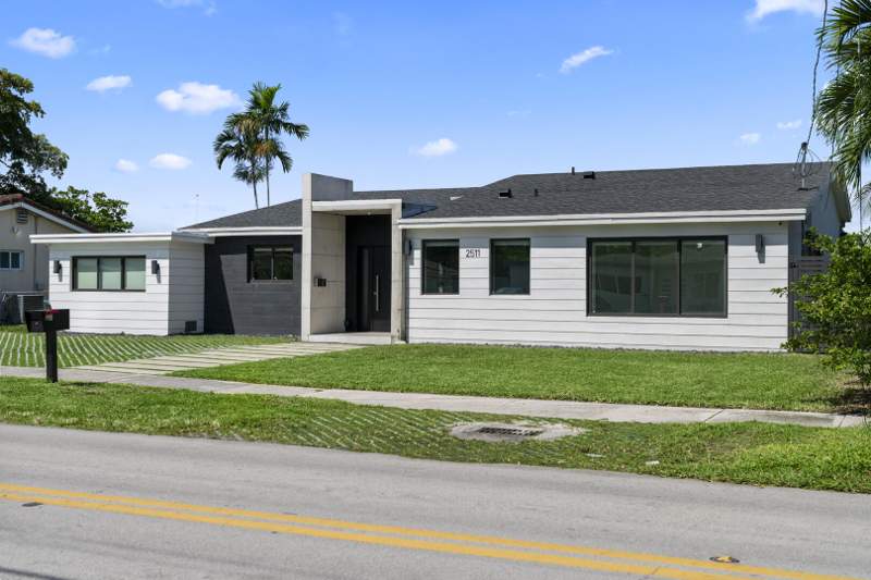 4 bedroom SingleFamilyResidence at 2511 NE 209th Terrace, Sunswept Isle, Miami — photo 4