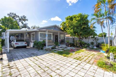 3166 NW 102nd St, Miami FL - photo 10 of 27