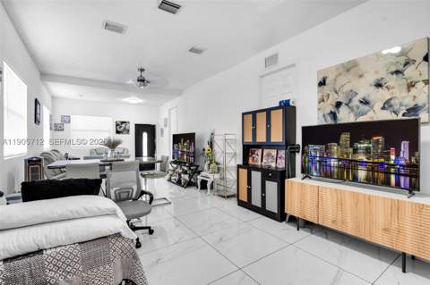 3166 NW 102nd St, Miami FL - photo 6 of 27