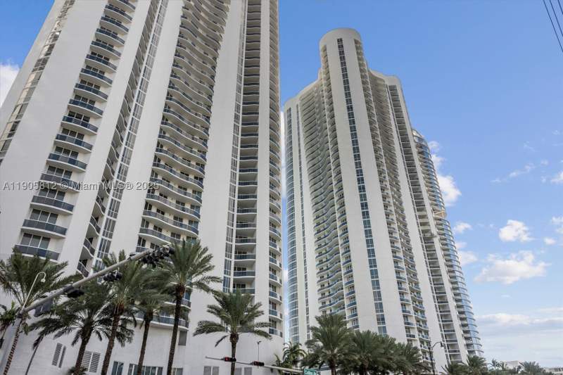 2 bedroom Condominium at 15811 Collins Ave 3405, Tdr Tower III Condo, Sunny Isles Beach — photo 2