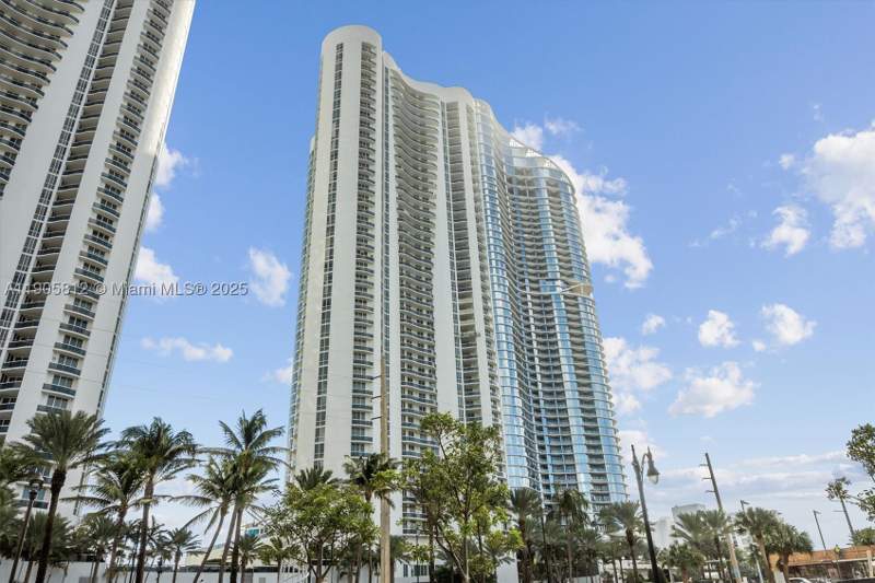 2 bedroom Condominium at 15811 Collins Ave 3405, Tdr Tower III Condo, Sunny Isles Beach — photo 4