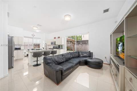 18000 NW 90th Pl, Hialeah FL - photo 16 of 41