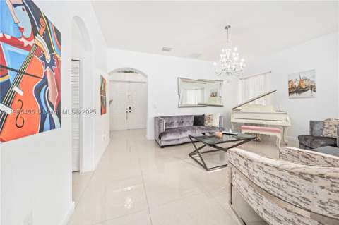 18000 NW 90th Pl, Hialeah FL - photo 6 of 41