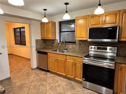 461 Ives Dairy Rd 402-2, Miami FL - photo 13 of 42