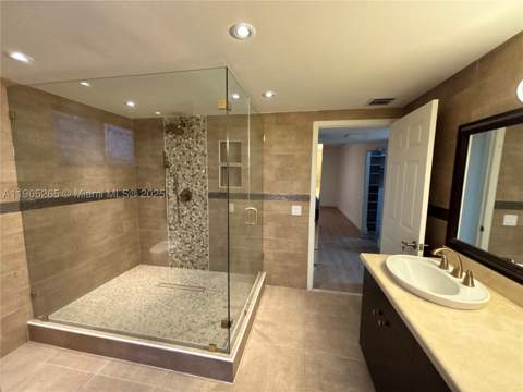 461 Ives Dairy Rd 402-2, Miami FL - photo 21 of 42