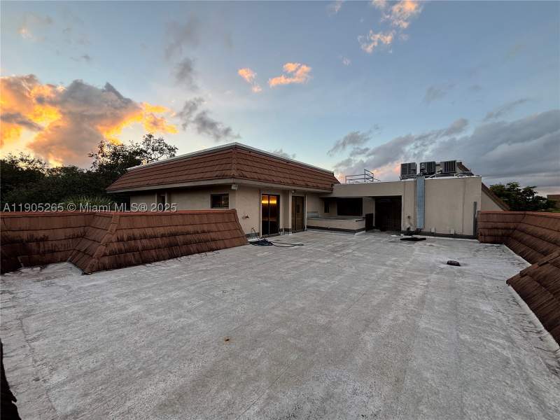 2 bedroom Condominium at 461 Ives Dairy Rd 402-2, Summertree Vilg Calif Cl, Miami — photo 3