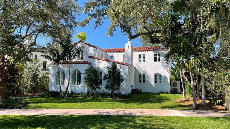 4 bedroom SingleFamilyResidence at 4100 Monserrate St, Coral Gables Riviera Sec, Coral Gables — photo 2