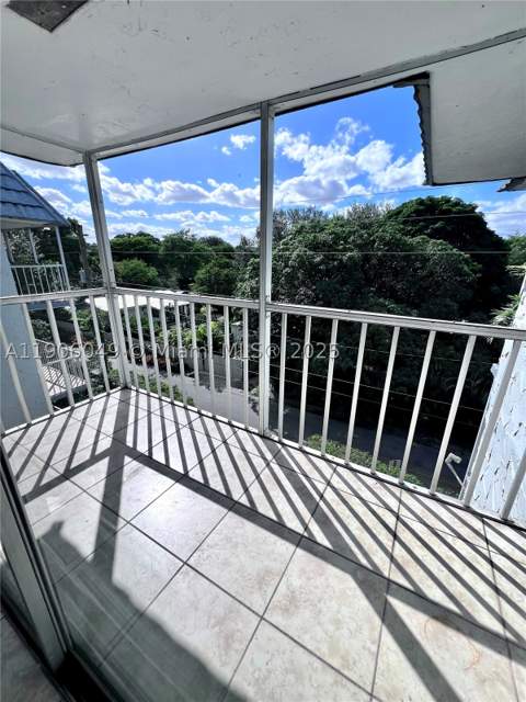 12290 NE 11th Ct 305, North Miami FL - photo 18 of 22