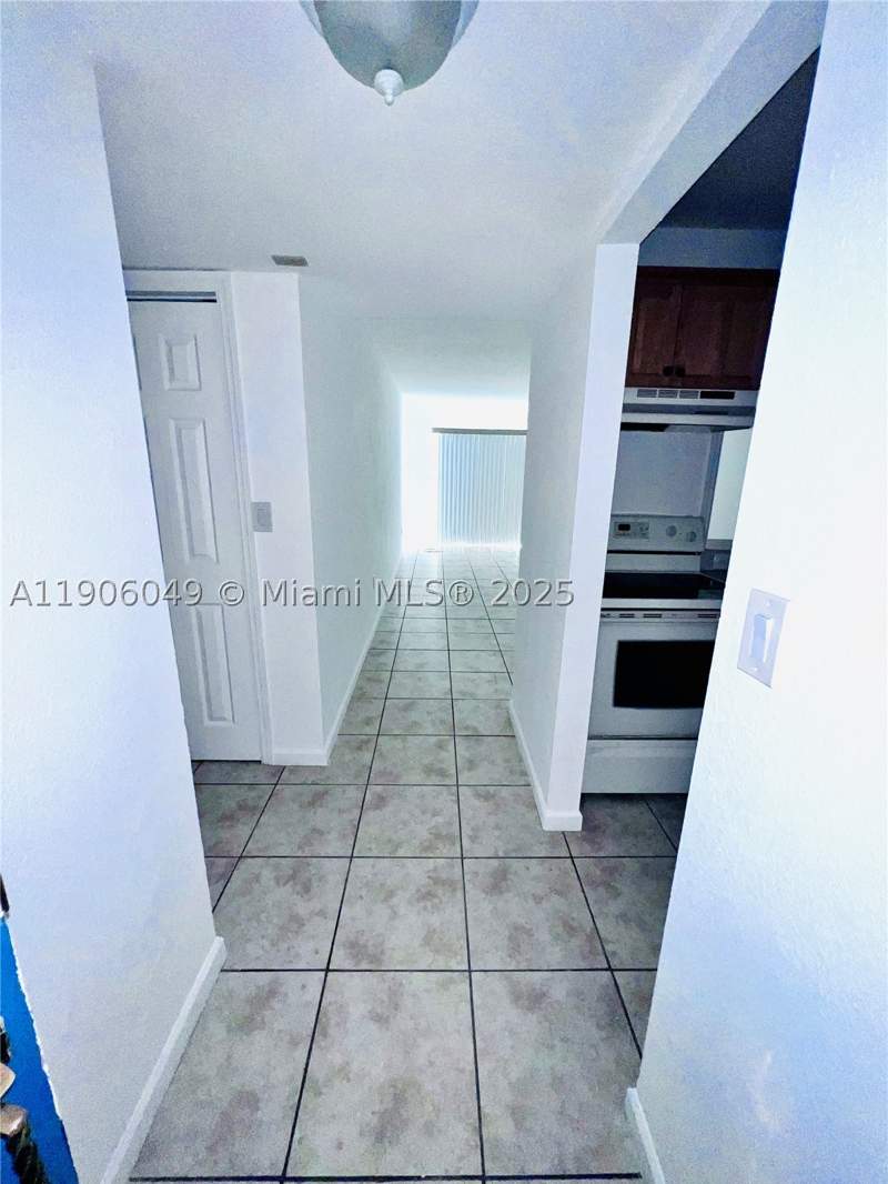 1 bedroom Condominium at 12290 NE 11th Ct 305, Gold Coast Condo, North Miami — photo 3