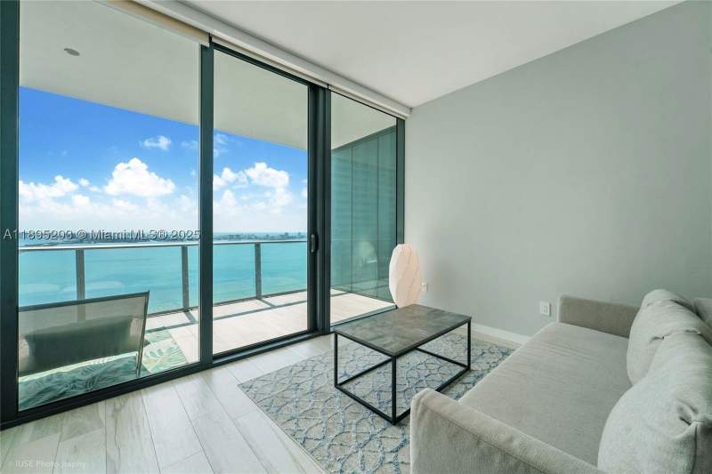 2 bedroom Condominium at 480 NE 31st St 4106, Gran Paraiso Condo, Miami — photo 2