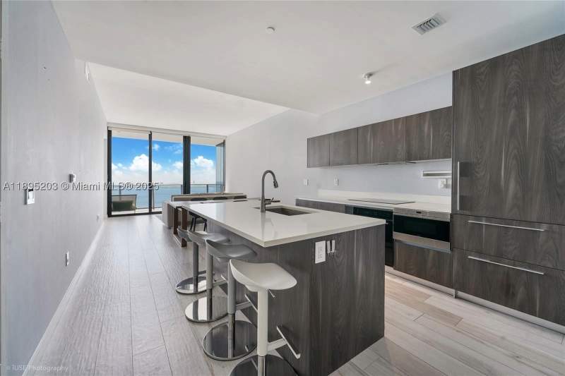 2 bedroom Condominium at 480 NE 31st St 4106, Gran Paraiso Condo, Miami — photo 3
