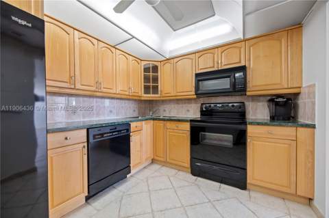 2750 NE 183rd St 2601, Aventura FL - photo 8 of 36