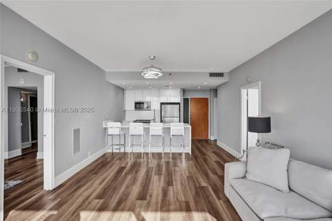 7601 E Treasure Dr Ph102, North Bay Village FL - photo 13 of 44