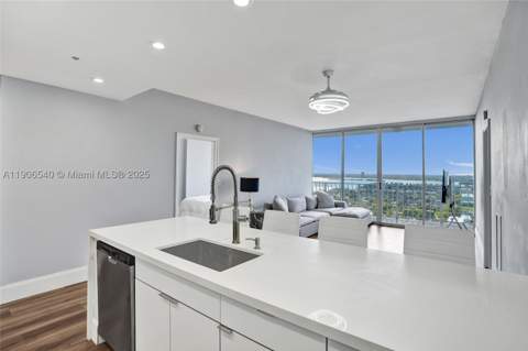 7601 E Treasure Dr Ph102, North Bay Village FL - photo 6 of 44