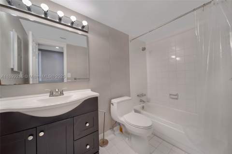 1455 N Treasure Dr 3K, North Bay Village FL - photo 15 of 32