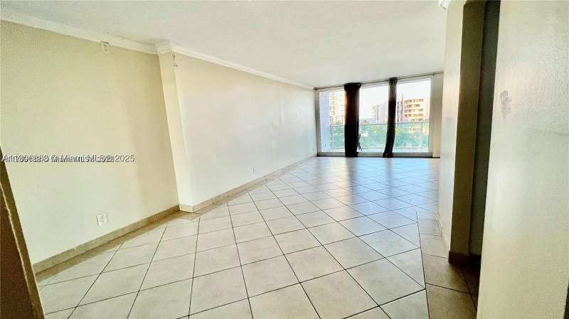 2 bedroom Condominium at 100 Bayview Dr 607, Arlen House East Condo, Sunny Isles Beach — photo 2