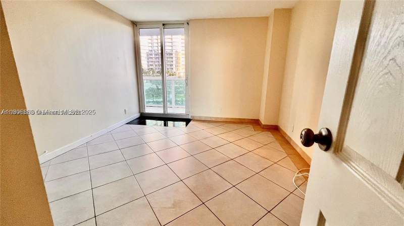 2 bedroom Condominium at 100 Bayview Dr 607, Arlen House East Condo, Sunny Isles Beach — photo 5