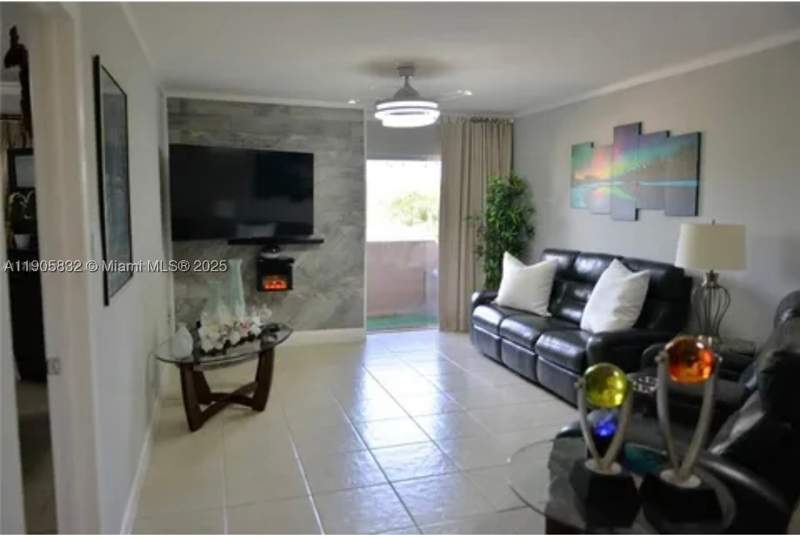 1 bedroom Condominium at 10900 SW 104th St 314, The Berkeley Condo, Miami — photo 3