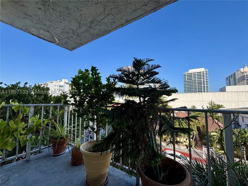 1 bedroom Condominium at 6801 Indian Creek Dr 402, Boston Plaza Condo, Miami Beach — photo 2