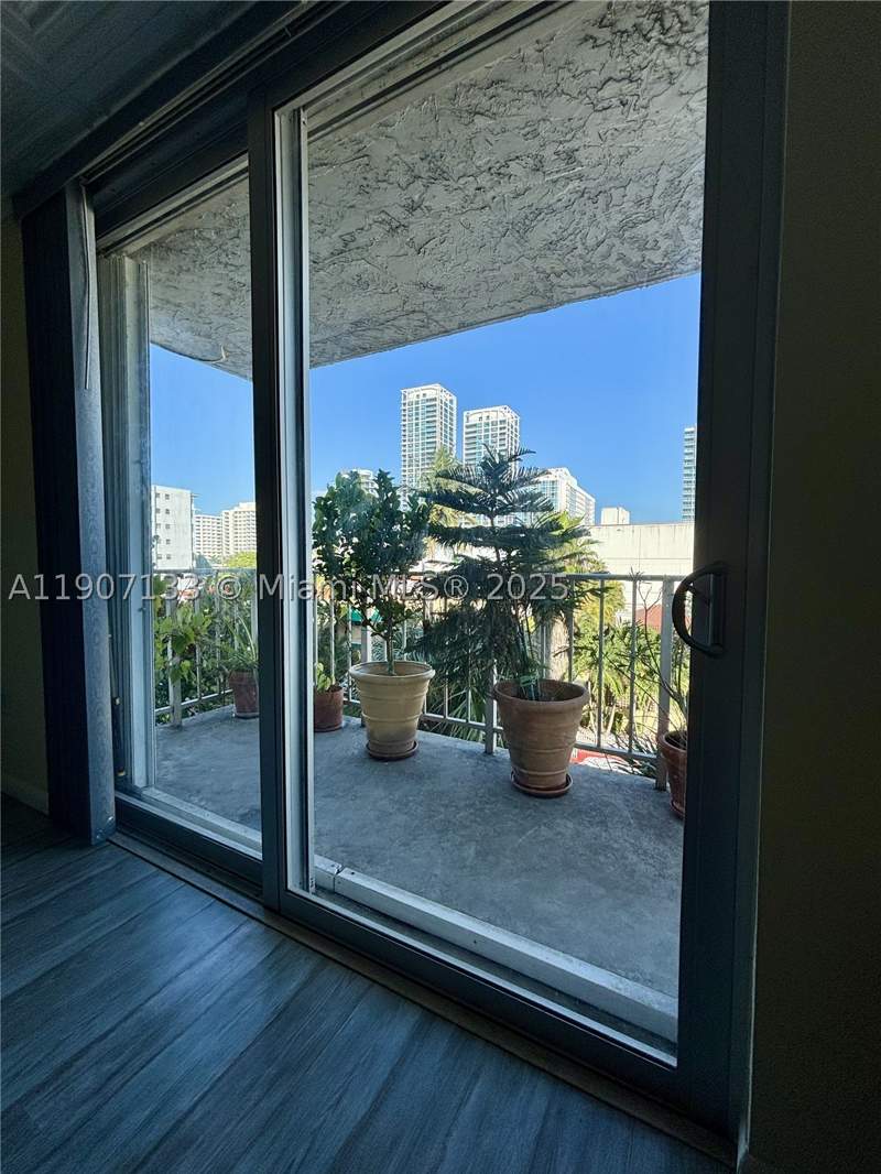 1 bedroom Condominium at 6801 Indian Creek Dr 402, Boston Plaza Condo, Miami Beach — photo 5