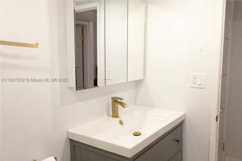 5005 Collins Ave 1523, Miami Beach FL - photo 8 of 22