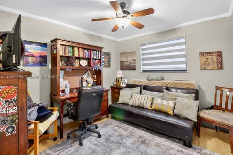 15010 Dunbarton Pl, Miami Lakes FL - photo 16 of 36
