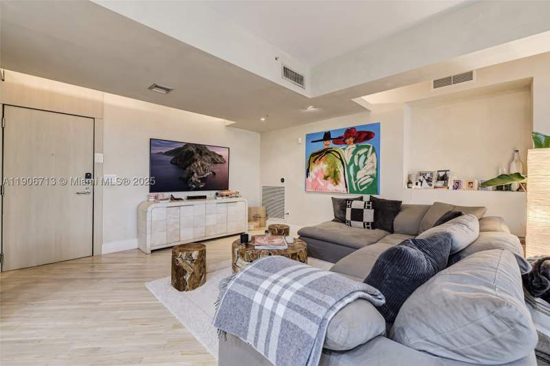 2 bedroom Condominium at 2001 Meridian Ave 307, The Meridian Condo, Miami Beach — photo 3