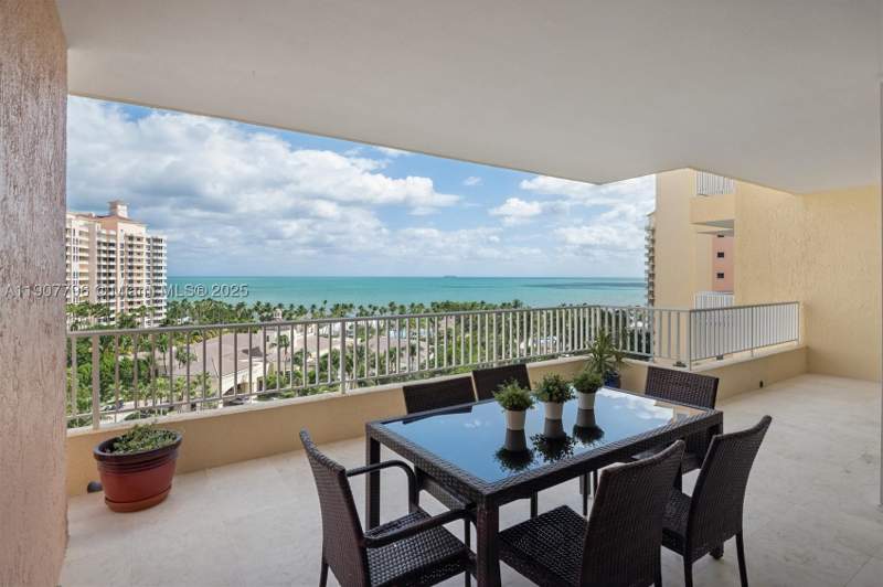 2 bedroom Condominium at 789 Crandon Blvd 1005, Club Tower One Condo, Key Biscayne — photo 2