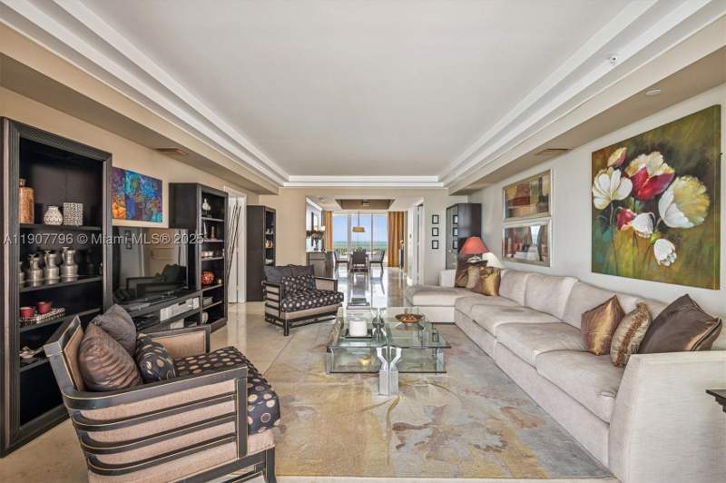2 bedroom Condominium at 789 Crandon Blvd 1005, Club Tower One Condo, Key Biscayne — photo 5