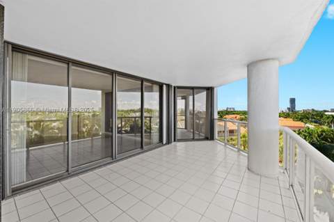 3598 Yacht Club Dr 602, Aventura FL - photo 11 of 29