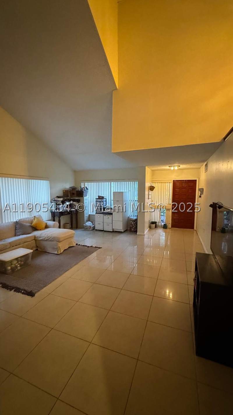 4 bedroom SingleFamilyResidence at 15039 SW 89th Terr Rd, Hammocks Sec 1, Miami — photo 2