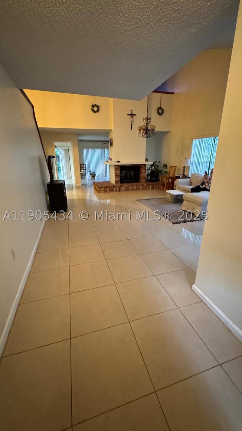 4 bedroom SingleFamilyResidence at 15039 SW 89th Terr Rd, Hammocks Sec 1, Miami — photo 5