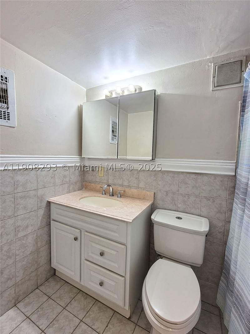 0 bedroom Condominium at 441 Collins Ave 12A, Southern Star Condo, Miami Beach — photo 4