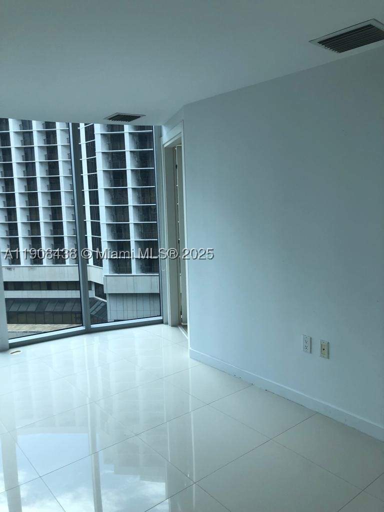 2 bedroom Condominium at 200 Biscayne Boulevard Way 902, Epic West Condo, Miami — photo 4