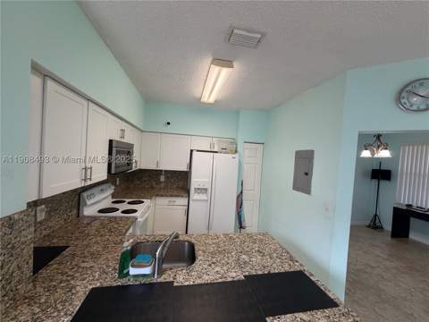 810 NE 212th Ter 2, Miami FL - photo 12 of 44
