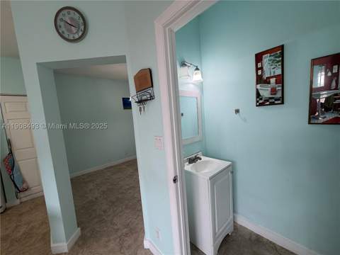 810 NE 212th Ter 2, Miami FL - photo 14 of 44