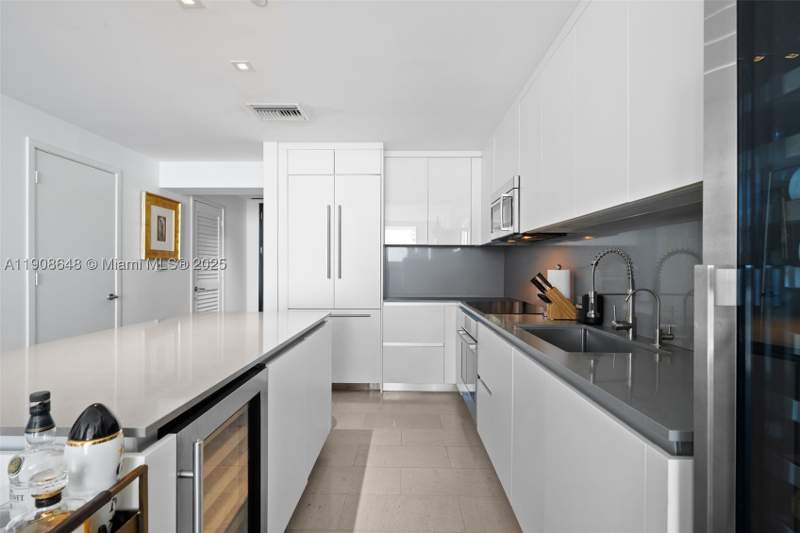 1 bedroom Condominium at 68 SE 6th St 2505, Reach Condo, Miami — photo 4