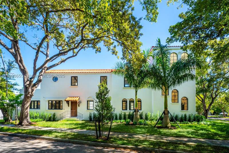 7 bedroom SingleFamilyResidence at 601 NE 56th St, Bayshore Unit 3, Miami — photo 3