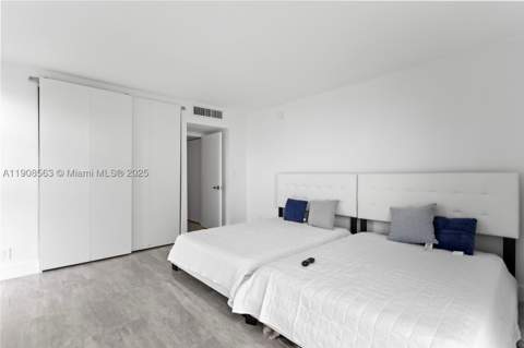 100 Bayview Dr 227, Sunny Isles Beach FL - photo 23 of 48