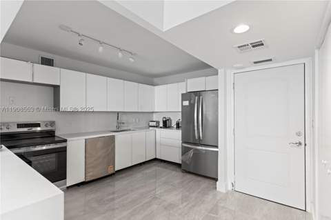 100 Bayview Dr 227, Sunny Isles Beach FL - photo 8 of 48