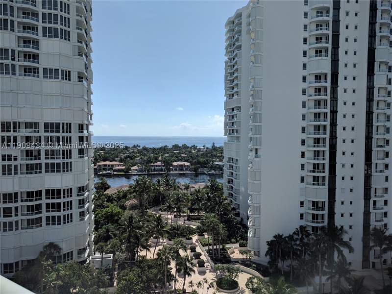 3 bedroom Condominium at 21055 Yacht Club Dr 1602, South Tower At The Point, Aventura — photo 3