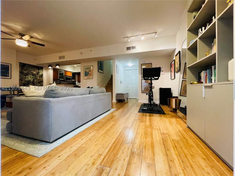 2 bedroom Condominium at 888 S Douglas Rd 119, Coral Gables Douglas Sec, Coral Gables — photo 3