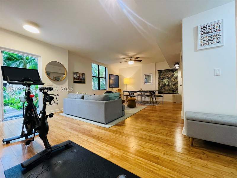 2 bedroom Condominium at 888 S Douglas Rd 119, Coral Gables Douglas Sec, Coral Gables — photo 4