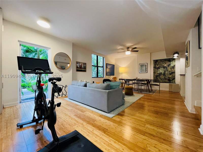 2 bedroom Condominium at 888 S Douglas Rd 119, Coral Gables Douglas Sec, Coral Gables — photo 5