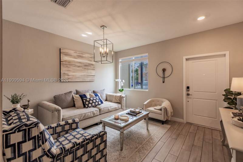 3 bedroom Townhouse at 2333 SE 10th St, Shores At Keys Gate, Homestead — photo 3
