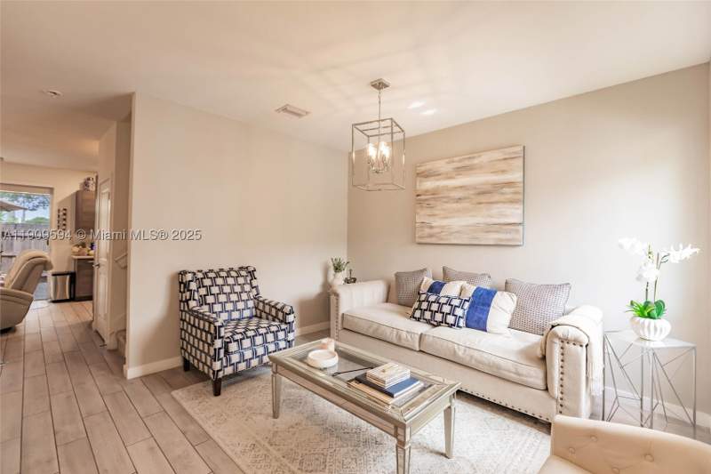 3 bedroom Townhouse at 2333 SE 10th St, Shores At Keys Gate, Homestead — photo 4