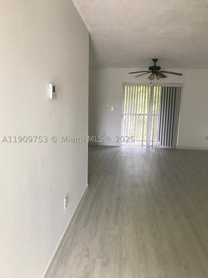 2 bedroom Condominium at 438 NE 210th Cir Ter 203-4B, Monterey Village-Two Cond, Miami — photo 3