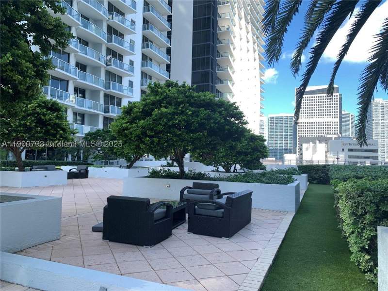 2 bedroom Condominium at 1060 Brickell Ave 1701, 1060 Brickell Condo, Miami — photo 2